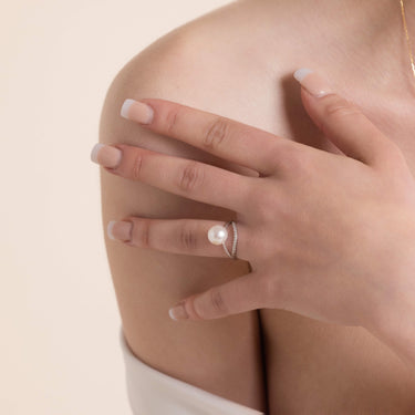 White Freshwater Pearl | Eloria Ring